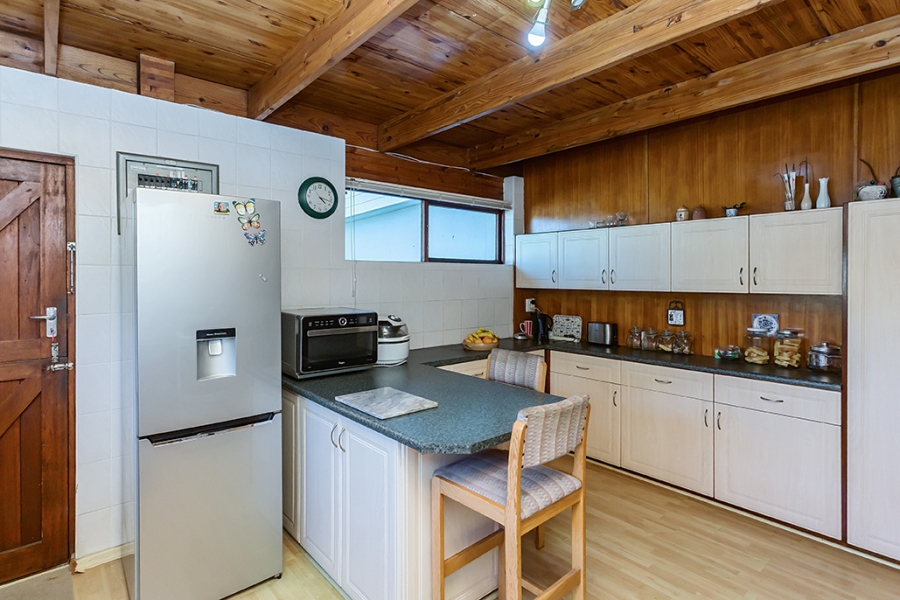 5 Bedroom Property for Sale in Table View Western Cape